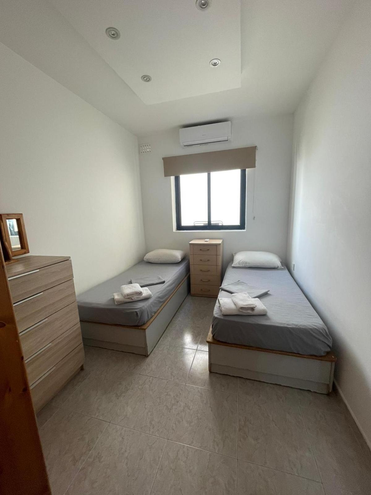 No 6 Poseidon Apartment San Ġiljan Buitenkant foto